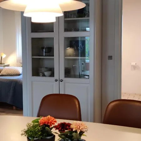 Havhuset I - I Byen, Ved Stranden