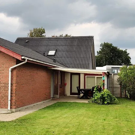 Havhuset I - I Byen, Ved Stranden