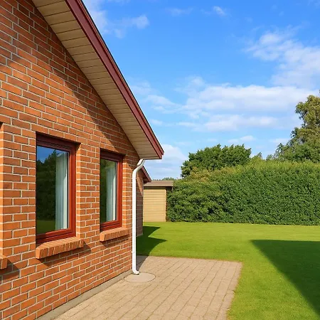Nyaraló Havhuset I - I Byen, Ved Stranden *